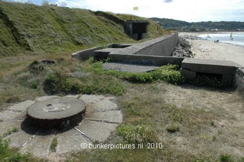 © bunkerpictures - Gun emplacement